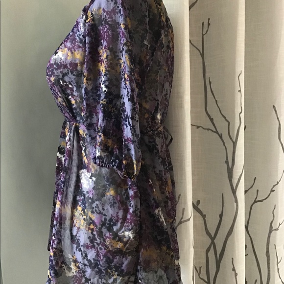 A Pea in the Pod Maternity Size Medium - Picture 4 of 7